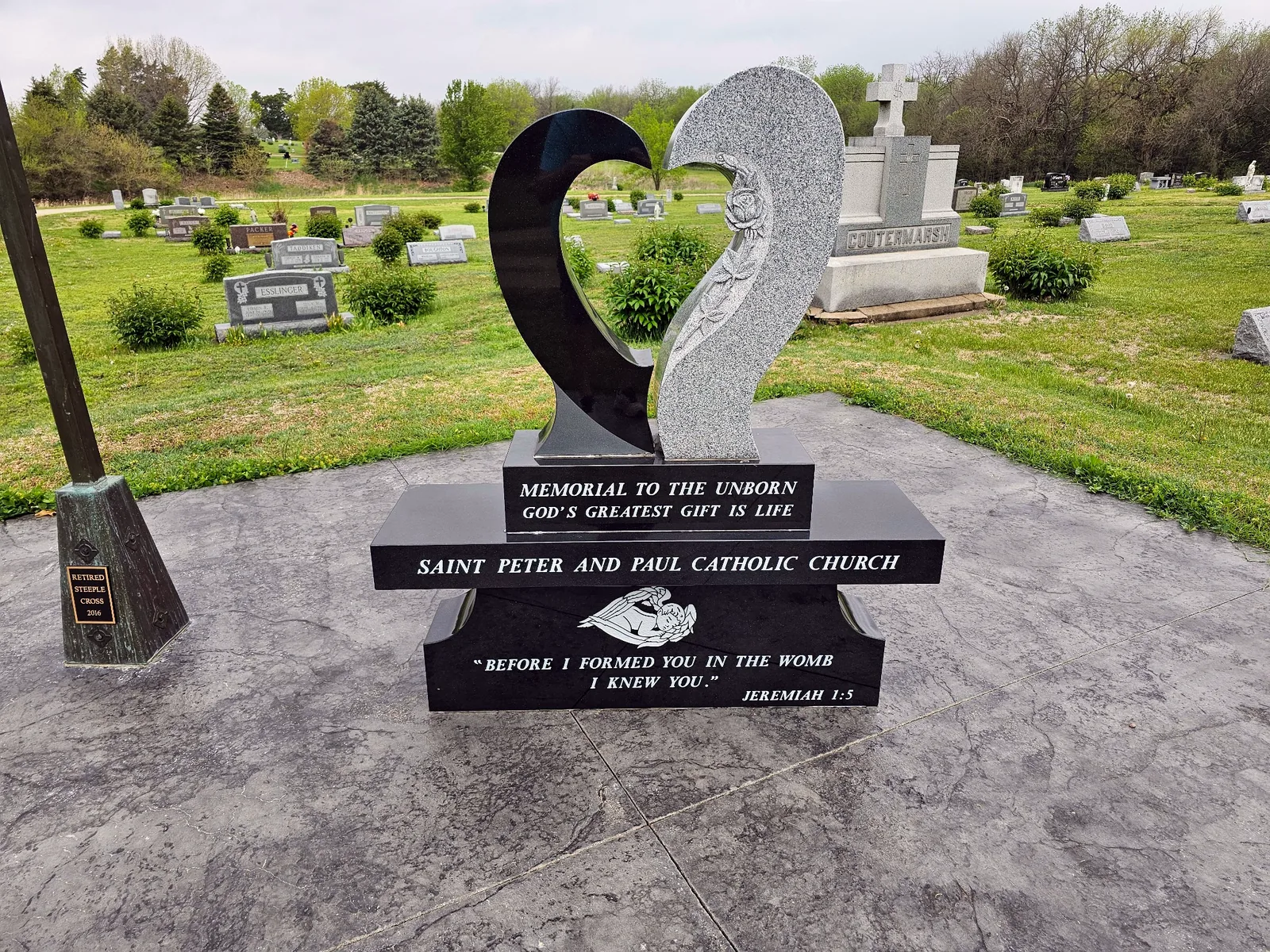 memorial-to-the-unborn-catholic-church-monument